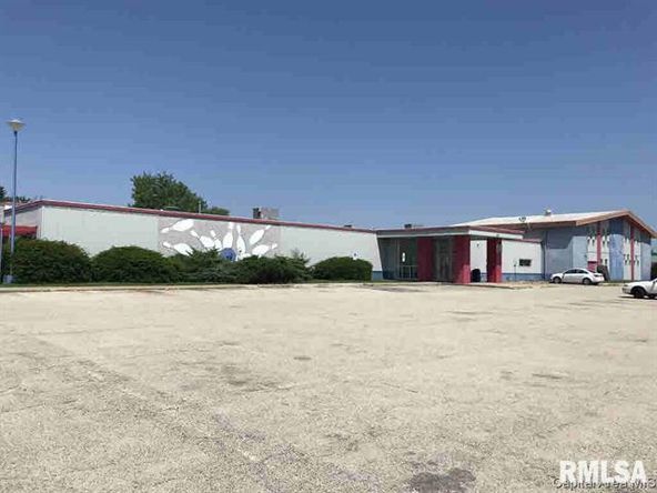 1576 N Henderson St, Galesburg, IL 61401